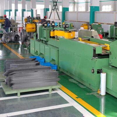 シリコン鋼用ステップラップ切断と統合パンチングを備えた幅300mmのトランスコア切断機